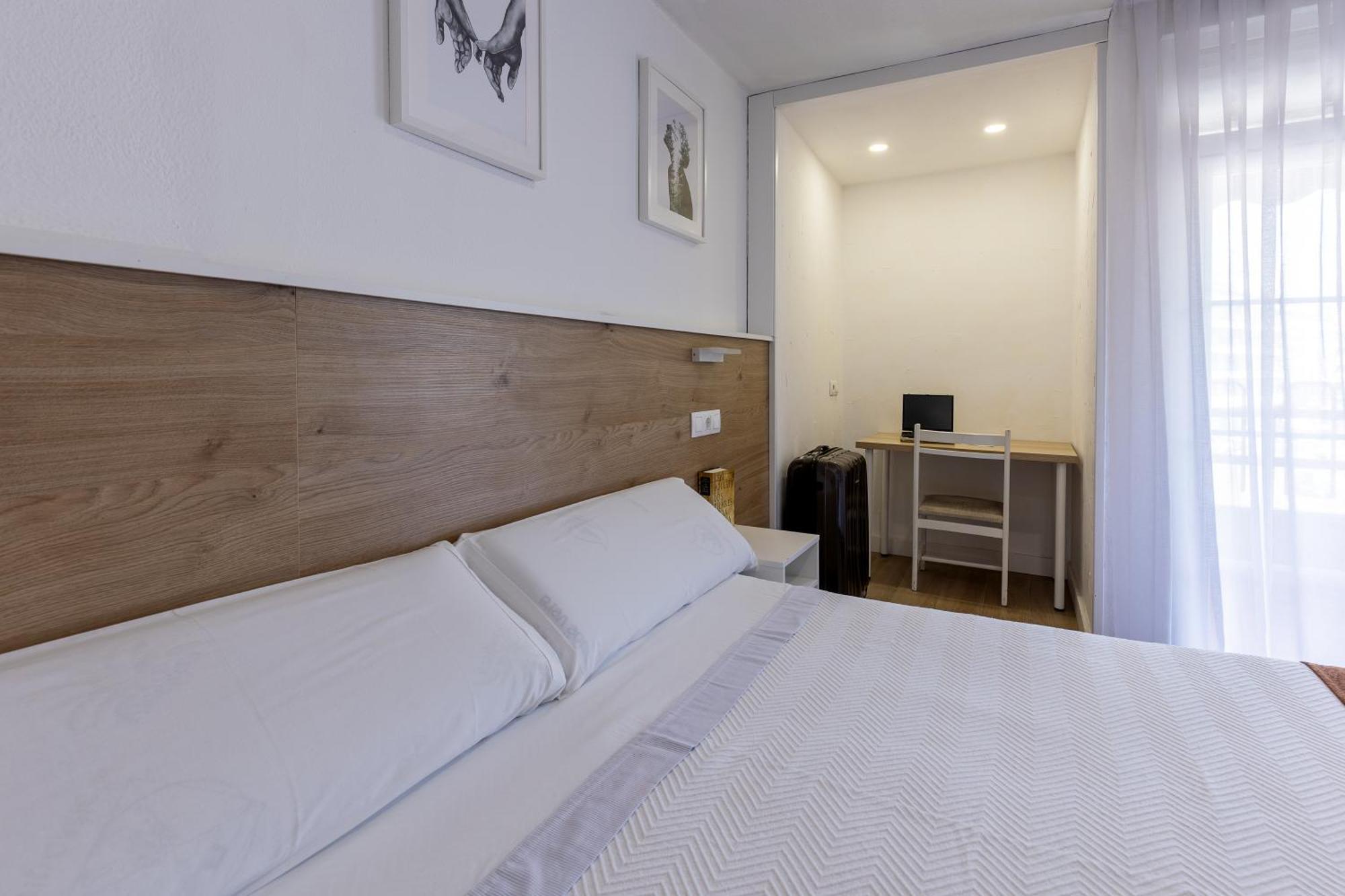 Hostal Gran Via Pinto Luaran gambar